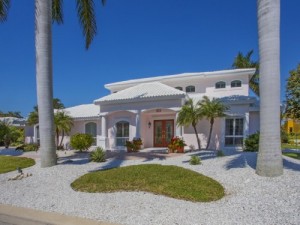 NEW LISTING – Country Club Shores Home